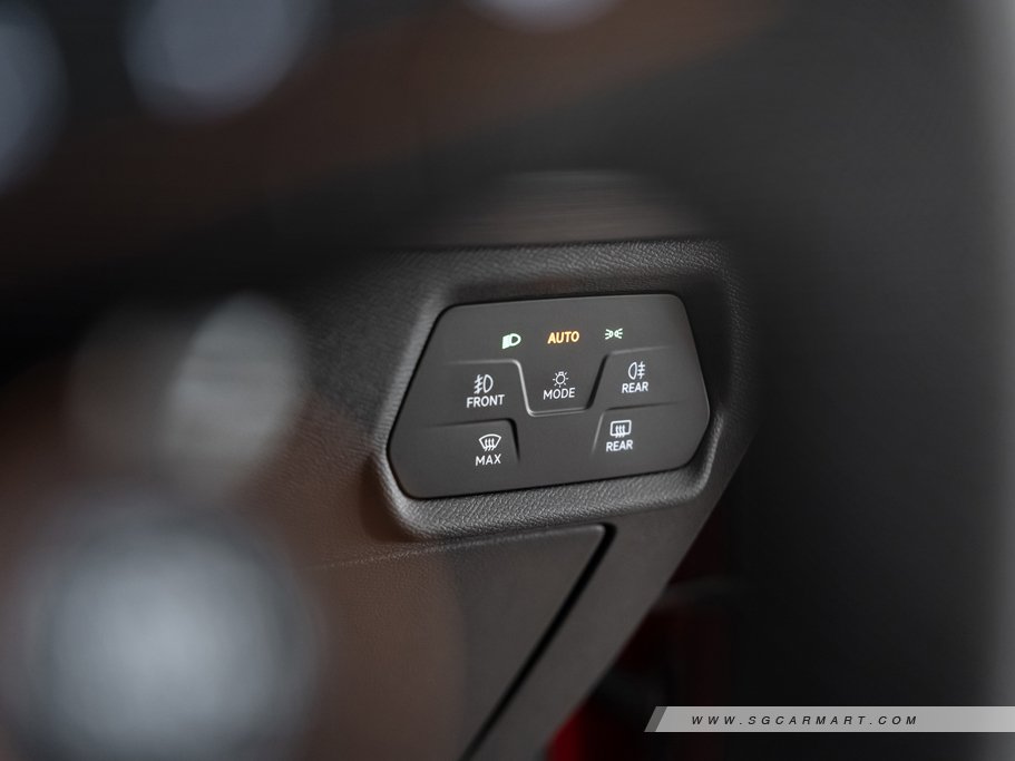 https://i.i-sgcm.com/new_cars/cars/12806/12806_g52