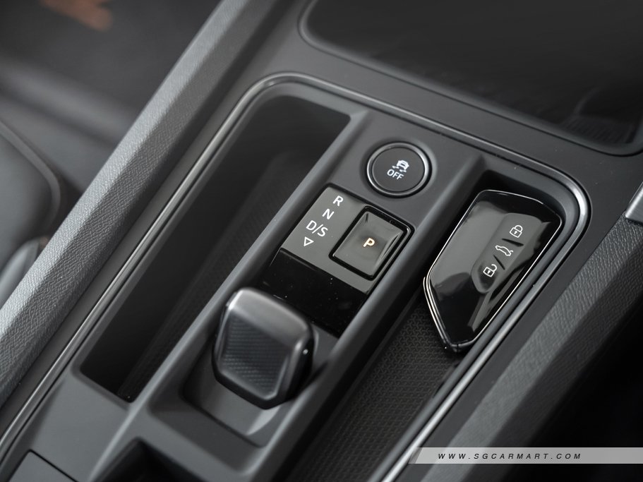 https://i.i-sgcm.com/new_cars/cars/12806/12806_g66
