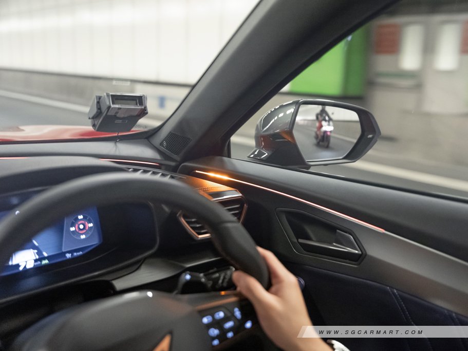 https://i.i-sgcm.com/new_cars/cars/12806/12806_g71