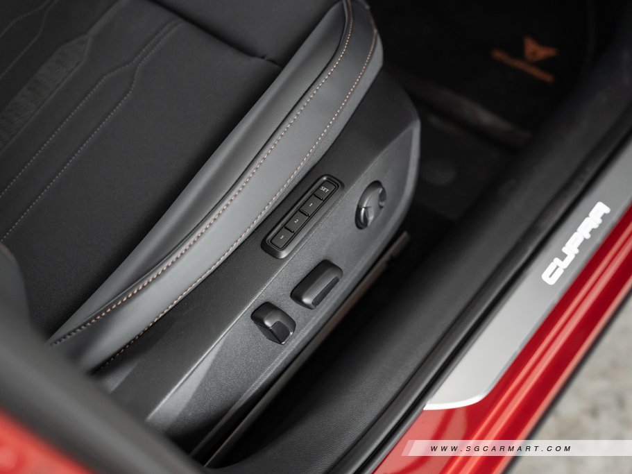 https://i.i-sgcm.com/new_cars/cars/12806/12806_g74