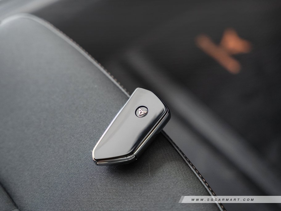 https://i.i-sgcm.com/new_cars/cars/12806/12806_g77