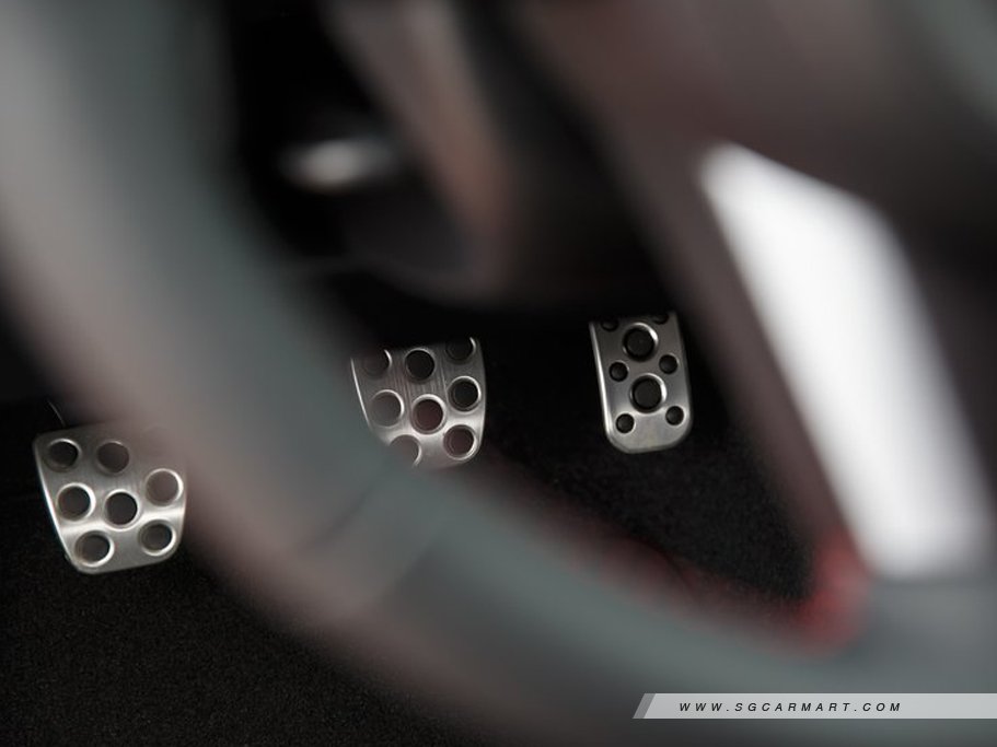 https://i.i-sgcm.com/new_cars/cars/12809/12809_g14