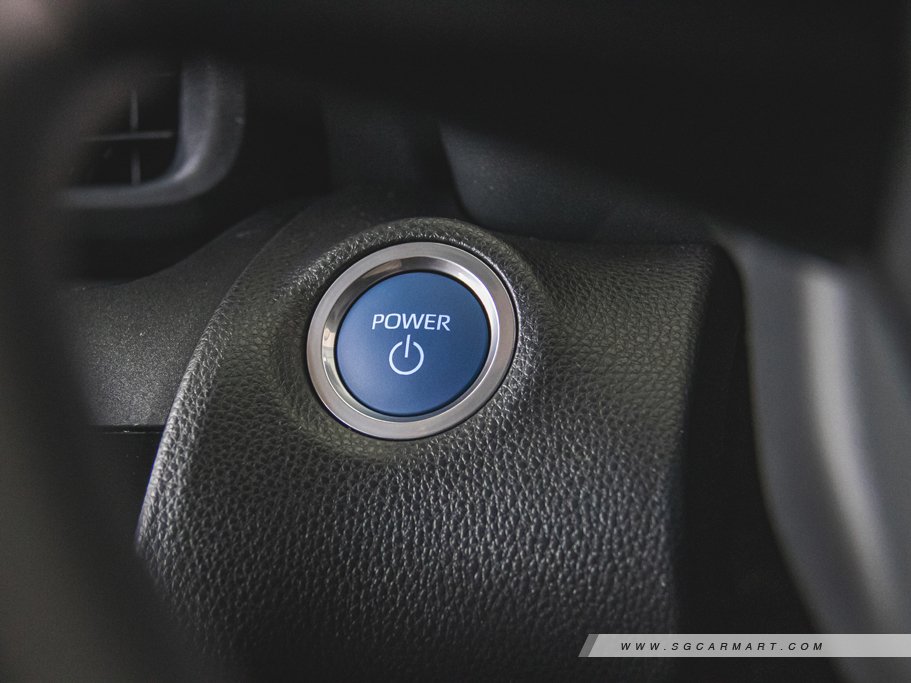 https://i.i-sgcm.com/new_cars/cars/12810/12810_g44
