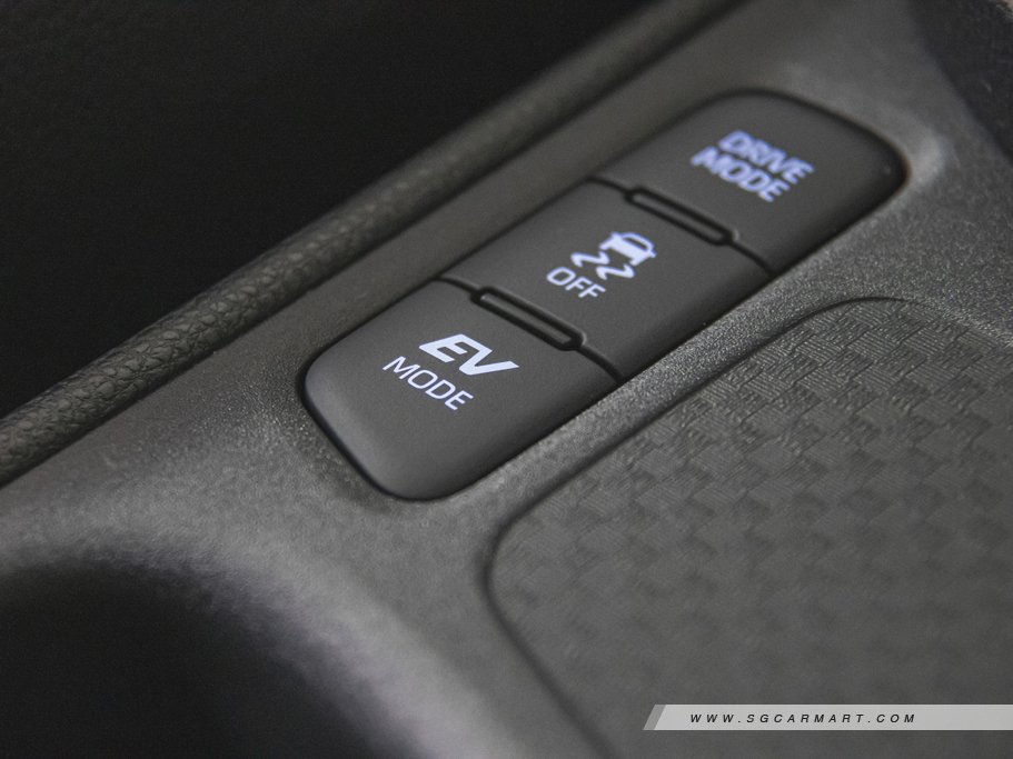 https://i.i-sgcm.com/new_cars/cars/12810/12810_g52