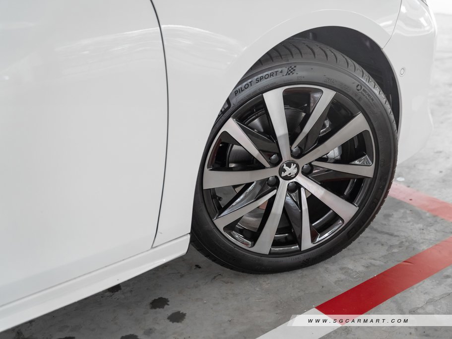 https://i.i-sgcm.com/new_cars/cars/12813/12813_g28