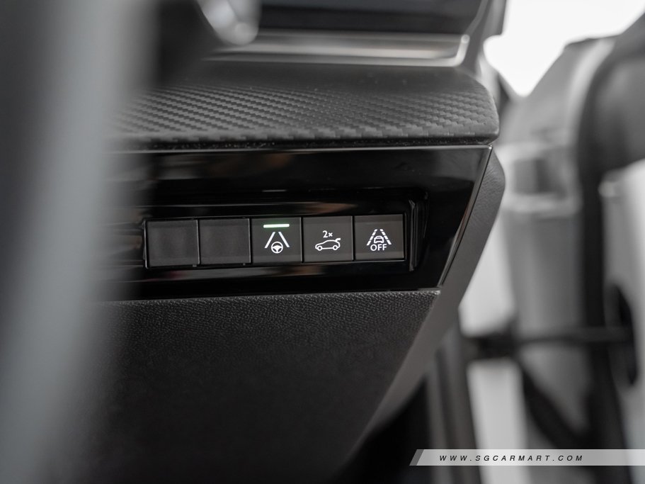 https://i.i-sgcm.com/new_cars/cars/12813/12813_g39