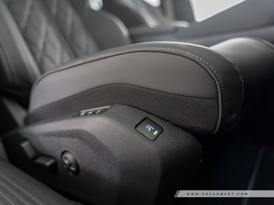 https://i.i-sgcm.com/new_cars/cars/12813/12813_g49