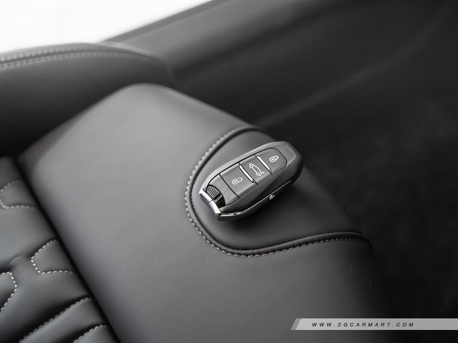 https://i.i-sgcm.com/new_cars/cars/12813/12813_g52