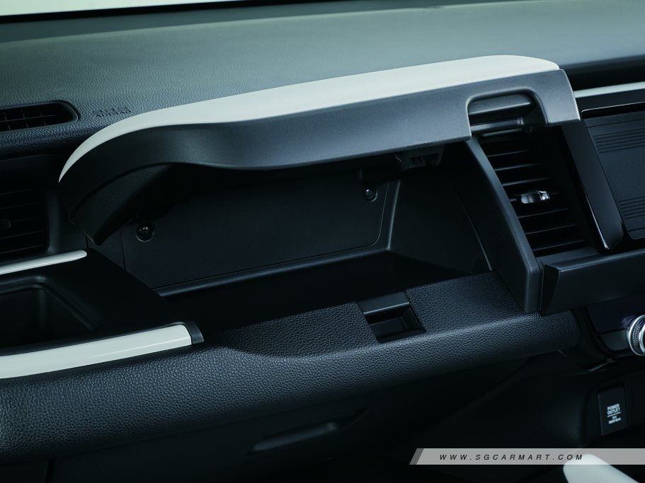 https://i.i-sgcm.com/new_cars/cars/12816/12816_g19
