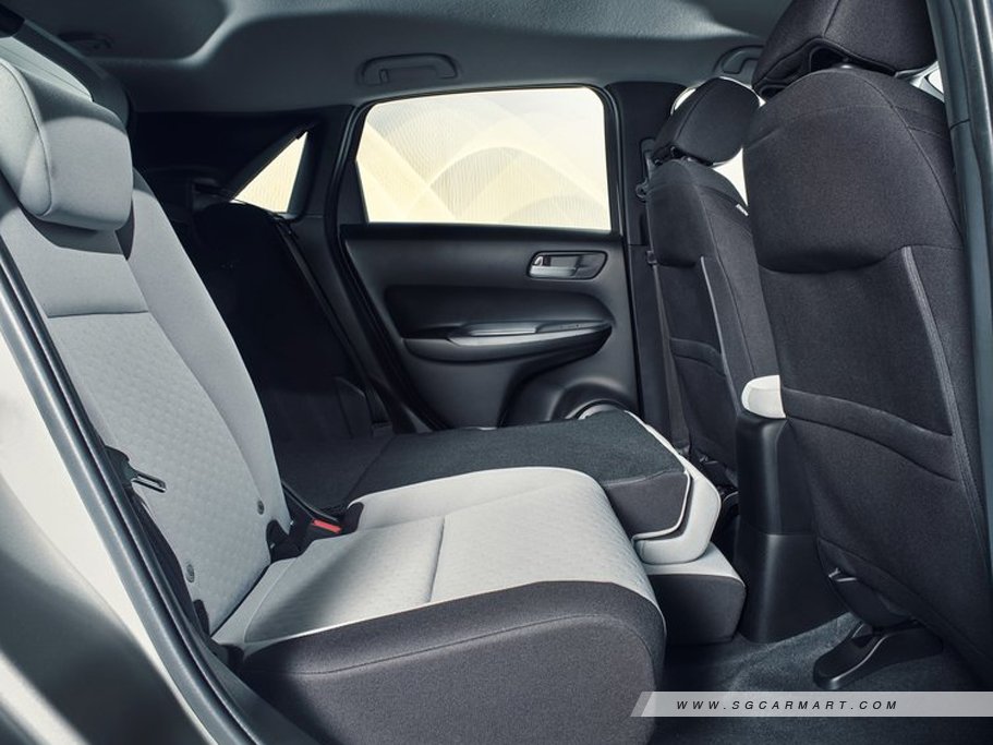 https://i.i-sgcm.com/new_cars/cars/12816/12816_g21