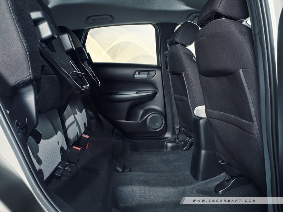 https://i.i-sgcm.com/new_cars/cars/12816/12816_g25