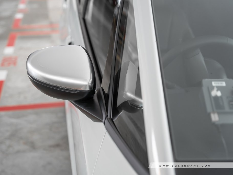 https://i.i-sgcm.com/new_cars/cars/12816/12816_g49