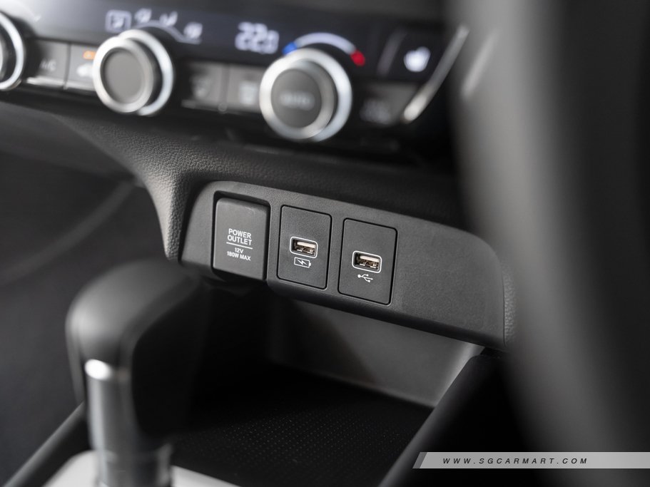 https://i.i-sgcm.com/new_cars/cars/12816/12816_g70