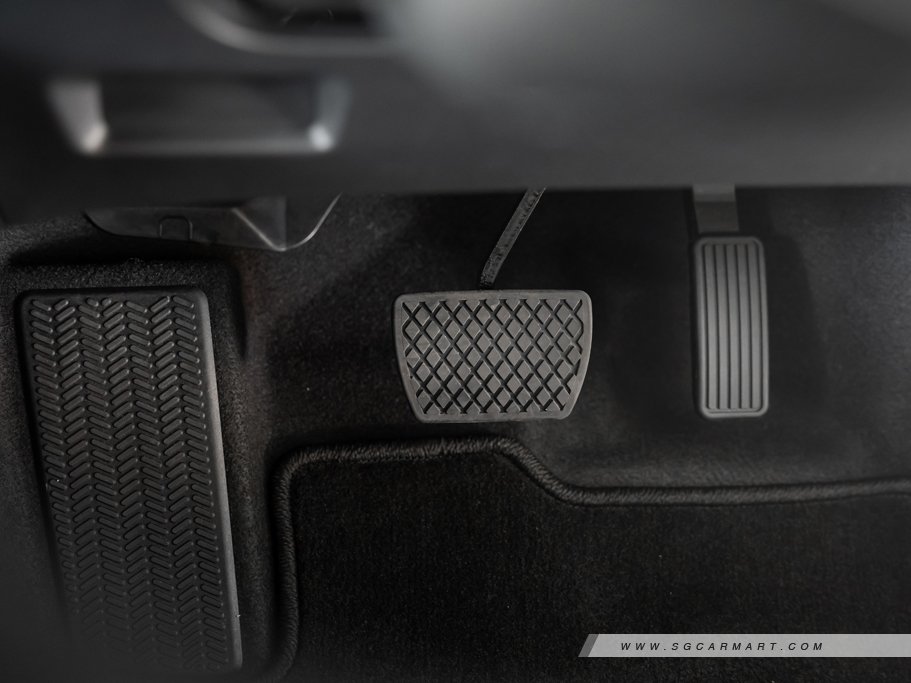 https://i.i-sgcm.com/new_cars/cars/12816/12816_g74