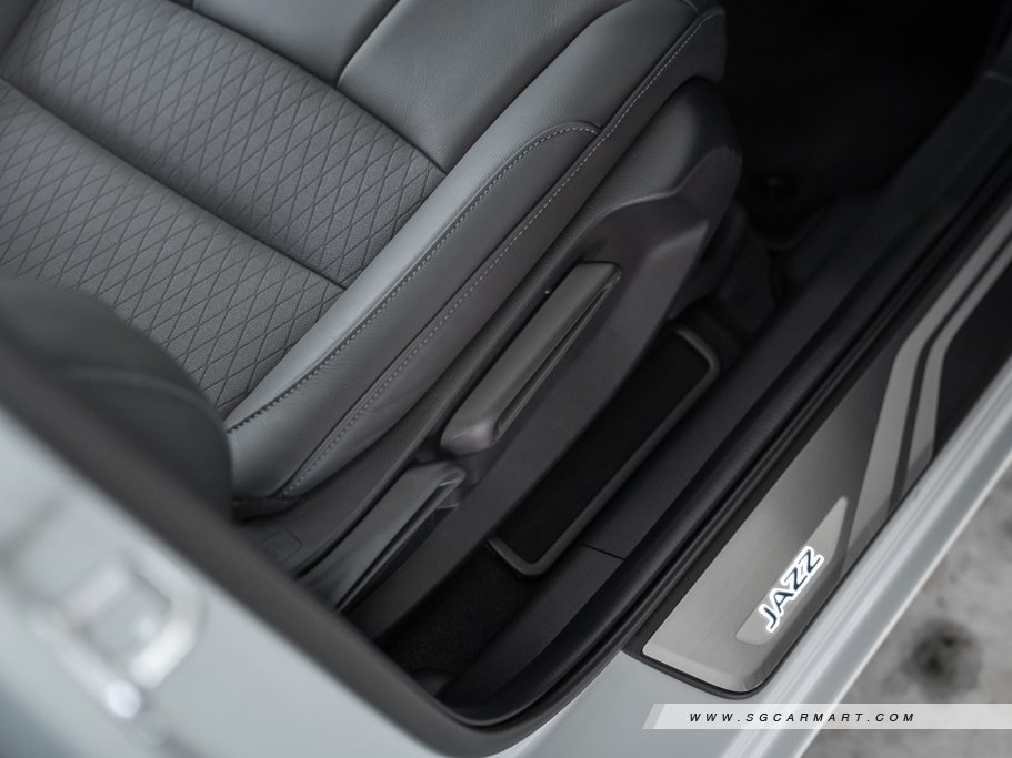 https://i.i-sgcm.com/new_cars/cars/12816/12816_g76