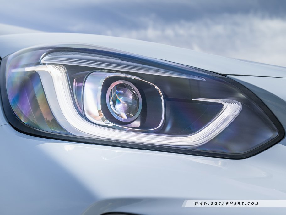 https://i.i-sgcm.com/new_cars/cars/12816/12816_g7