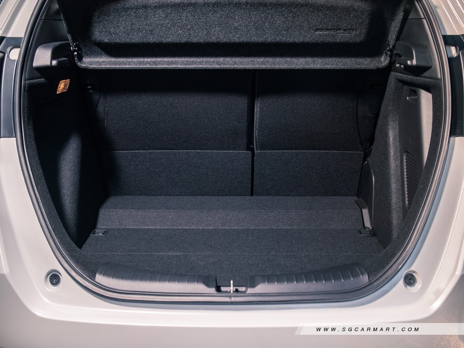 https://i.i-sgcm.com/new_cars/cars/12816/12816_g97