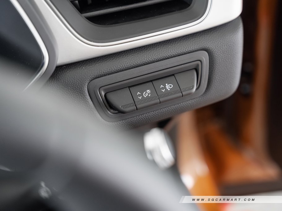https://i.i-sgcm.com/new_cars/cars/12818/12818_g53