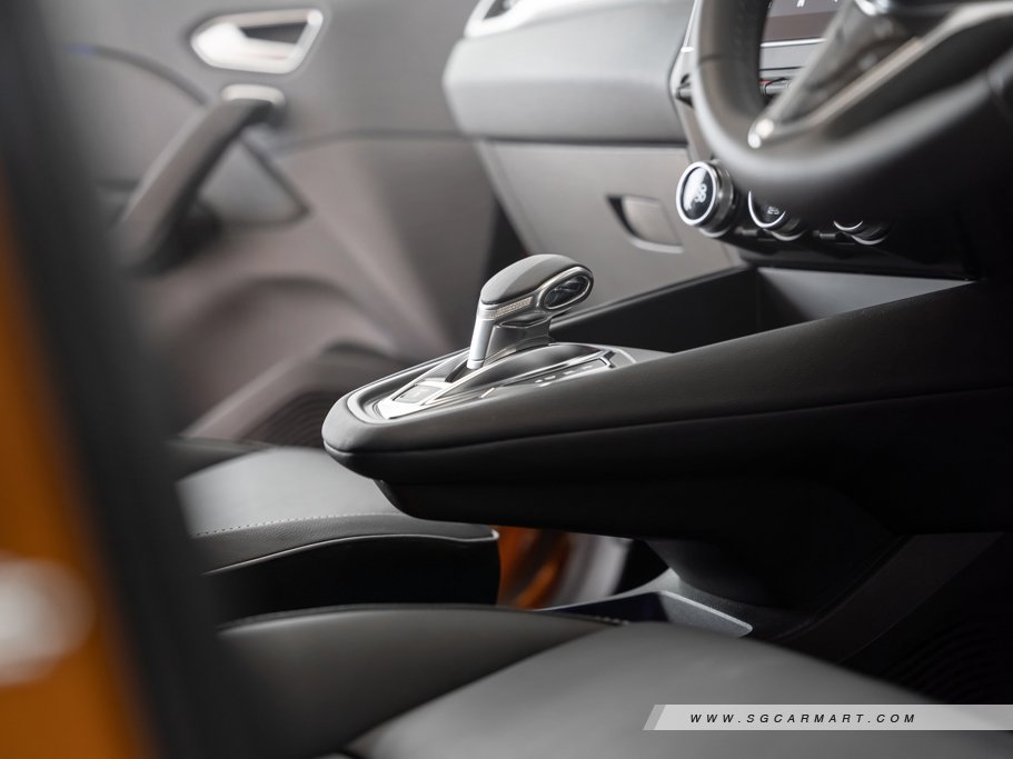 https://i.i-sgcm.com/new_cars/cars/12818/12818_g70
