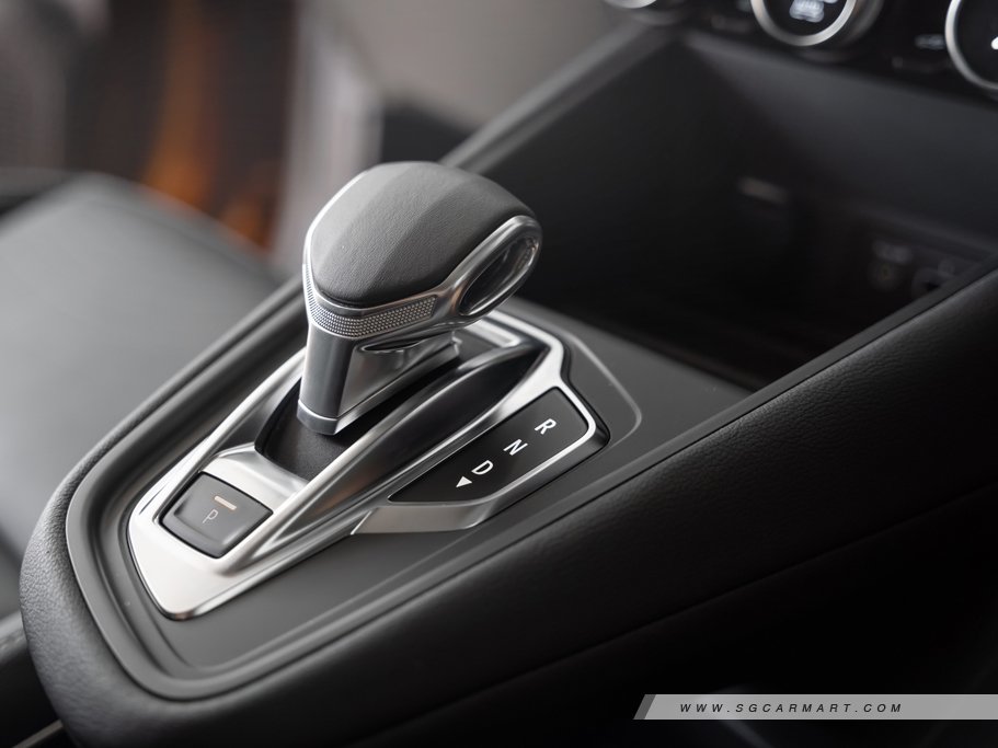 https://i.i-sgcm.com/new_cars/cars/12818/12818_g71