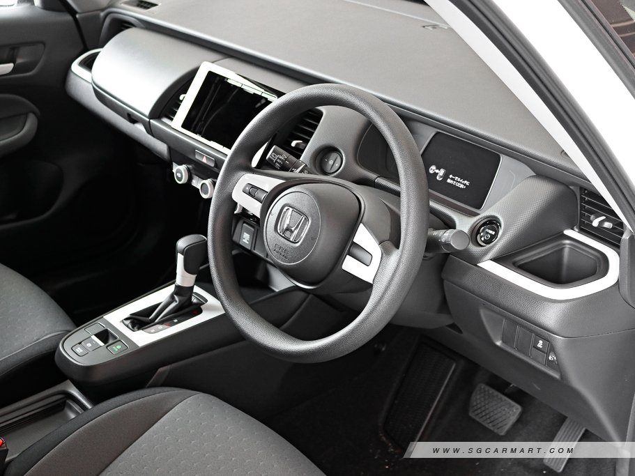 https://i.i-sgcm.com/new_cars/cars/12823/12823_g15