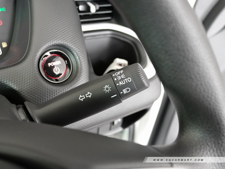 https://i.i-sgcm.com/new_cars/cars/12823/12823_g18