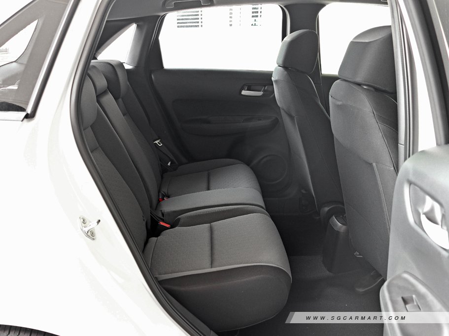 https://i.i-sgcm.com/new_cars/cars/12823/12823_g24