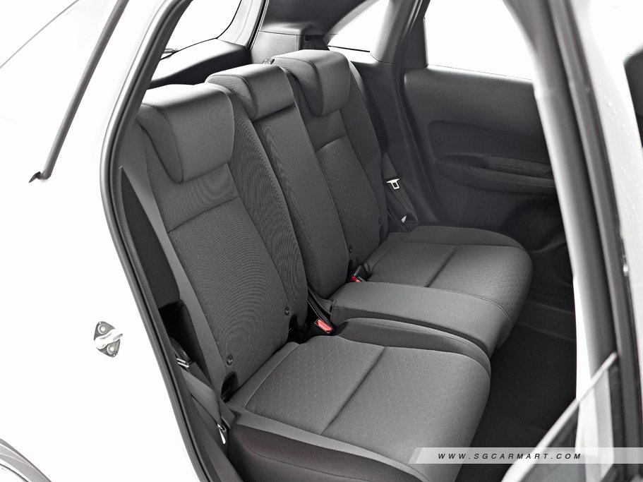 https://i.i-sgcm.com/new_cars/cars/12823/12823_g25