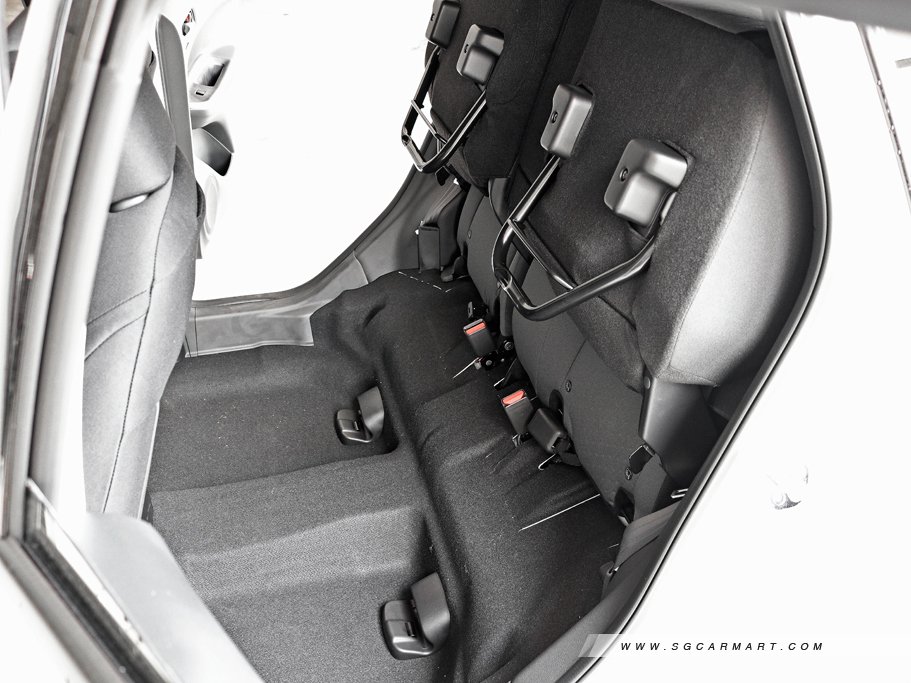 https://i.i-sgcm.com/new_cars/cars/12823/12823_g26