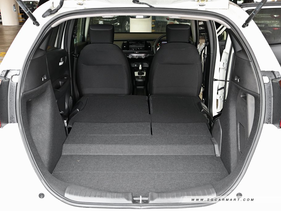 https://i.i-sgcm.com/new_cars/cars/12823/12823_g29