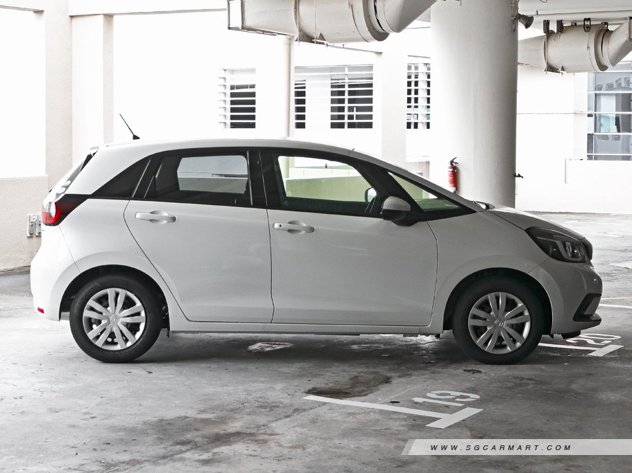 https://i.i-sgcm.com/new_cars/cars/12823/12823_g4