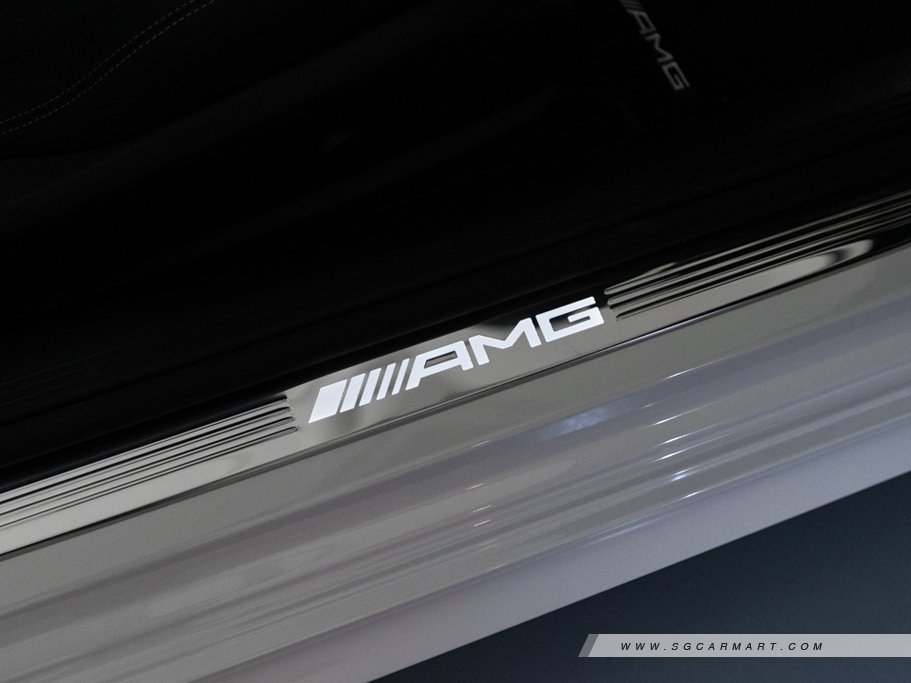 https://i.i-sgcm.com/new_cars/cars/12829/12829_g48