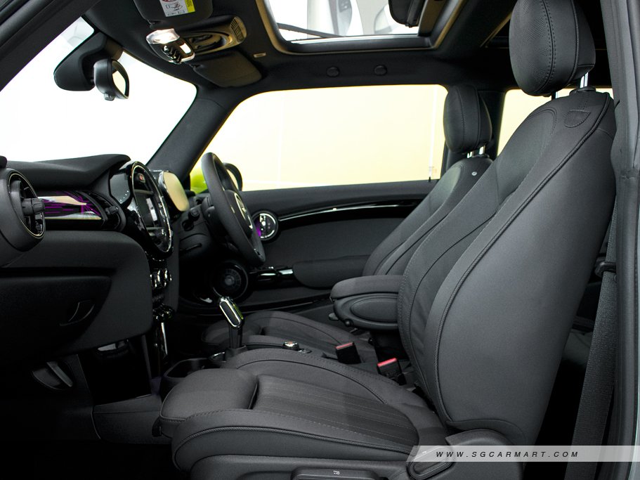 https://i.i-sgcm.com/new_cars/cars/12833/12833_g11