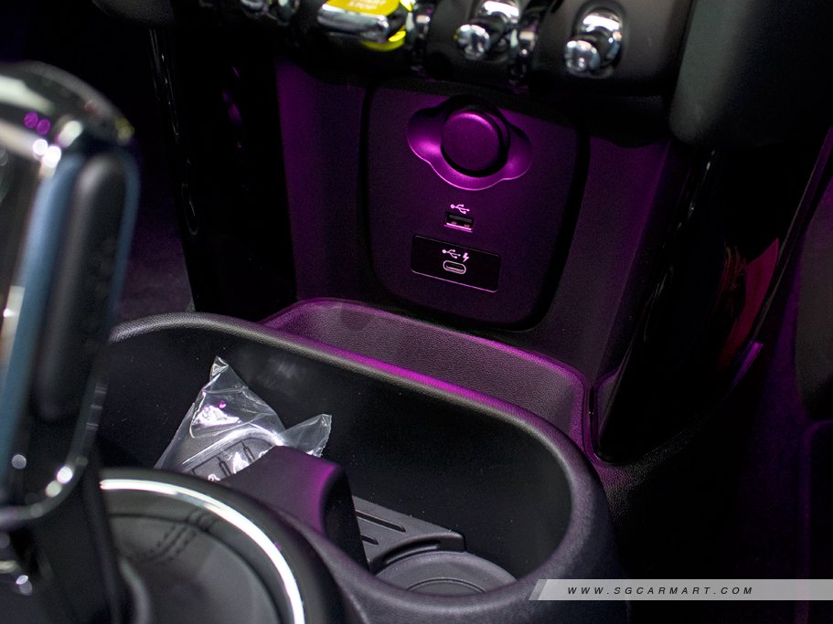 https://i.i-sgcm.com/new_cars/cars/12833/12833_g26