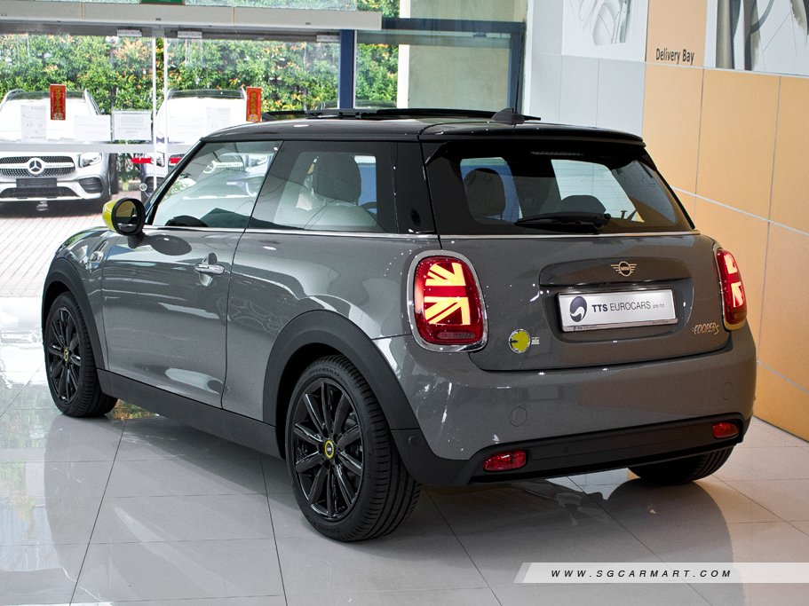 https://i.i-sgcm.com/new_cars/cars/12833/12833_g4