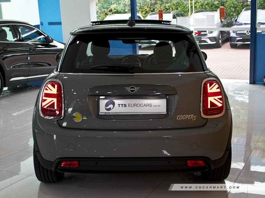 https://i.i-sgcm.com/new_cars/cars/12833/12833_g5