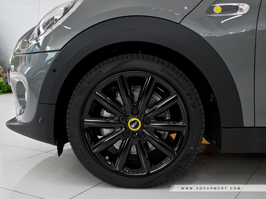 https://i.i-sgcm.com/new_cars/cars/12833/12833_g6