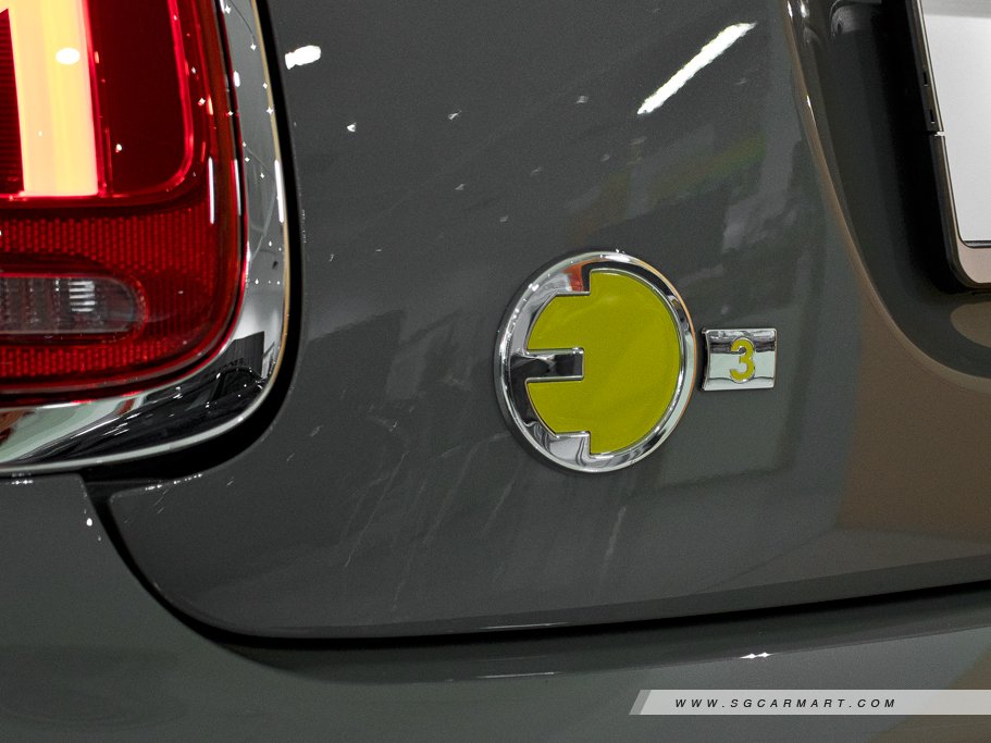 https://i.i-sgcm.com/new_cars/cars/12833/12833_g9