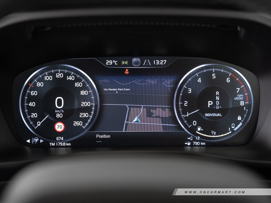 https://i.i-sgcm.com/new_cars/cars/12842/12842_g22