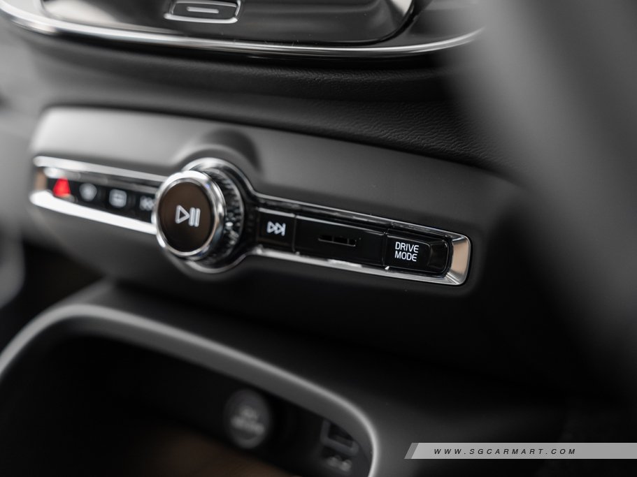 https://i.i-sgcm.com/new_cars/cars/12842/12842_g45
