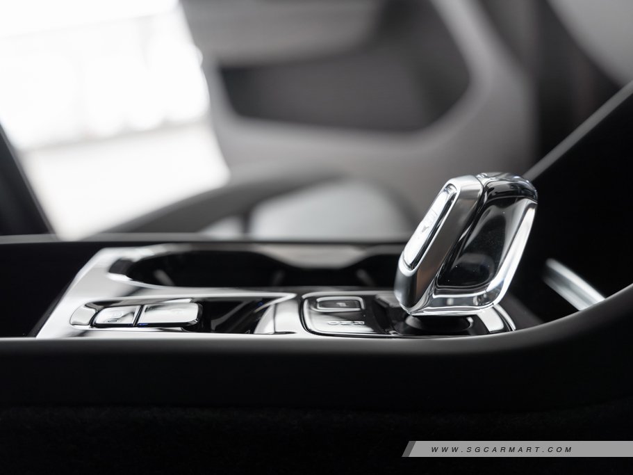 https://i.i-sgcm.com/new_cars/cars/12842/12842_g49