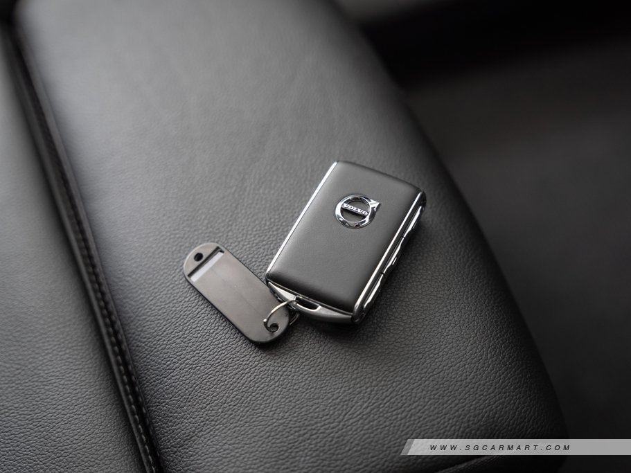 https://i.i-sgcm.com/new_cars/cars/12842/12842_g52