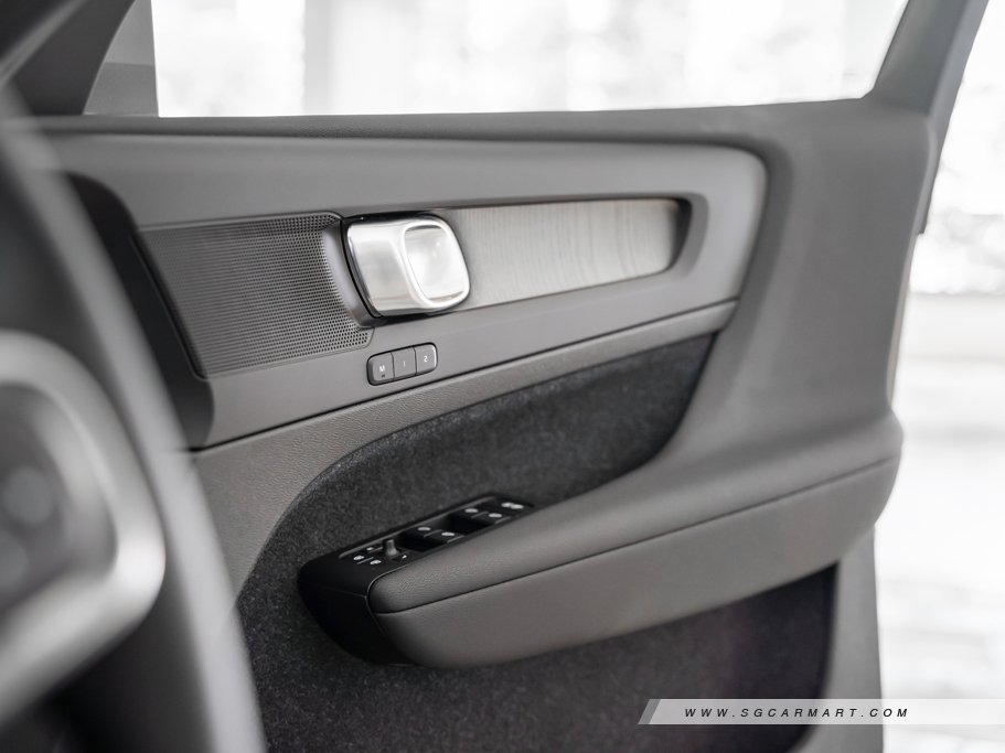 https://i.i-sgcm.com/new_cars/cars/12842/12842_g56