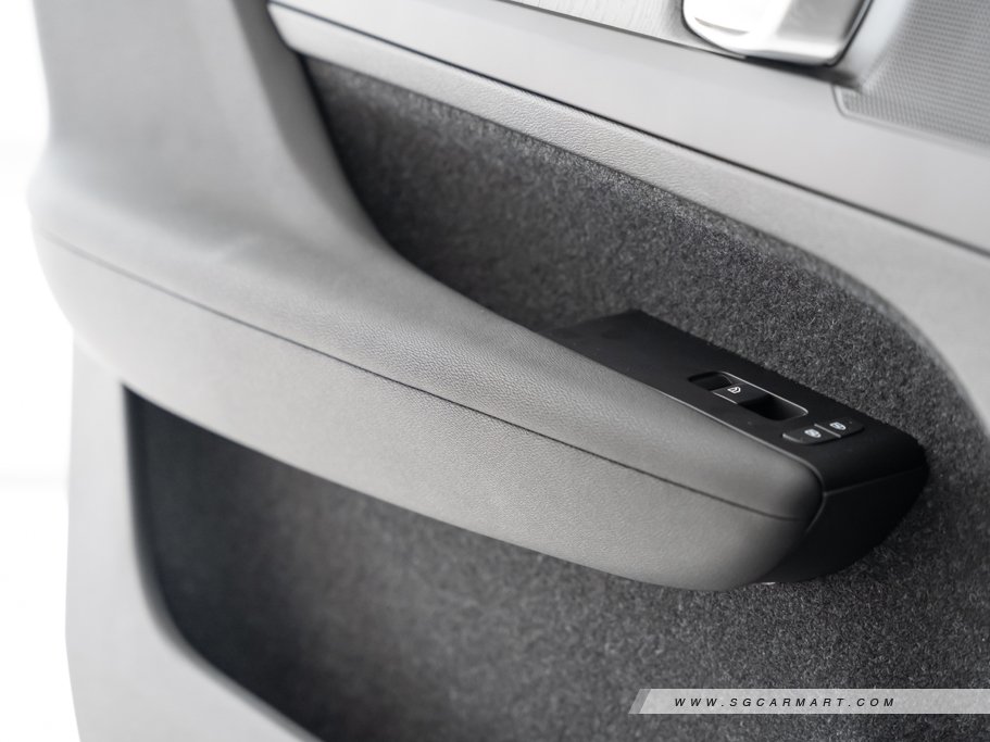 https://i.i-sgcm.com/new_cars/cars/12842/12842_g57