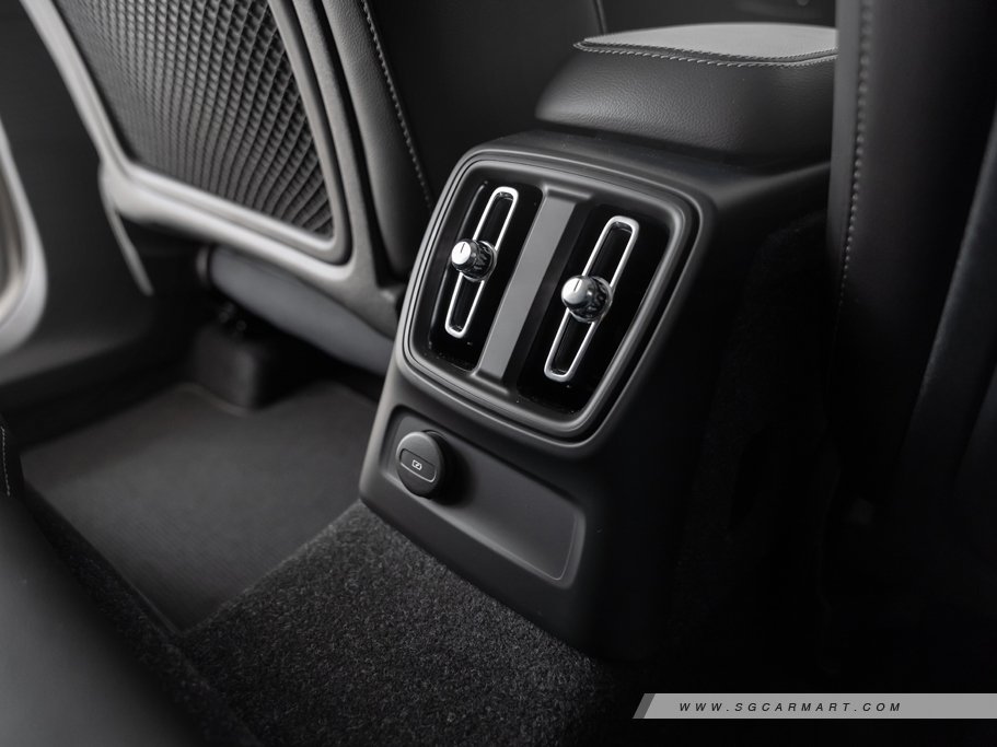 https://i.i-sgcm.com/new_cars/cars/12842/12842_g61