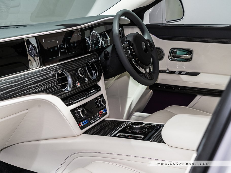 https://i.i-sgcm.com/new_cars/cars/12844/12844_g21