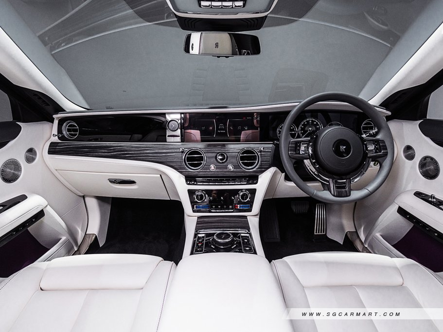 https://i.i-sgcm.com/new_cars/cars/12844/12844_g23