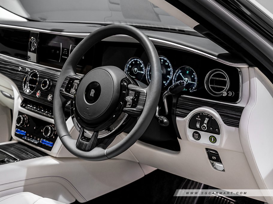 https://i.i-sgcm.com/new_cars/cars/12844/12844_g25