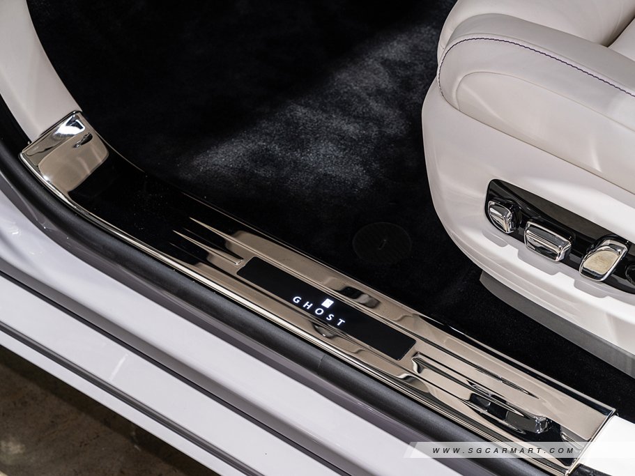 https://i.i-sgcm.com/new_cars/cars/12844/12844_g49