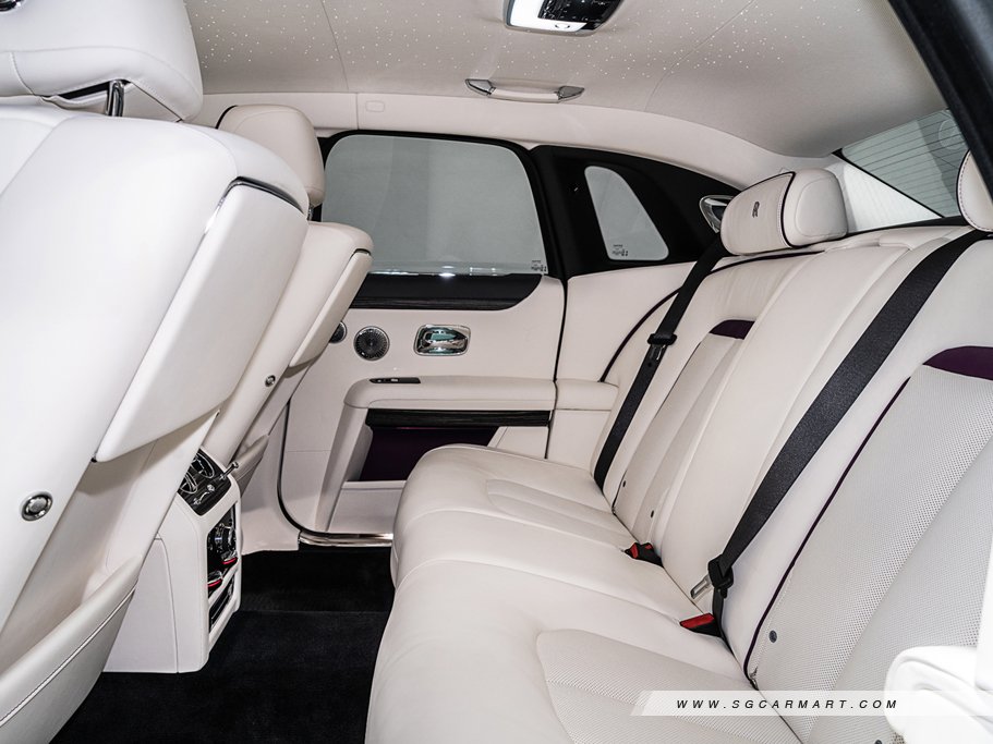https://i.i-sgcm.com/new_cars/cars/12844/12844_g52